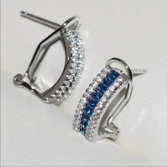 STUD 18K WHITE GOLD EARRINGS, NICE EARRINGS, CUTE EARRINGS - Picture 2 of 4